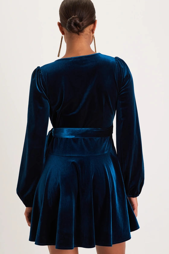 Vestidos formales Weitese para mujer, encantadores minivestidos cruzados de manga larga en terciopelo verde azulado oscuro, tiendas de vestidos de fiesta.